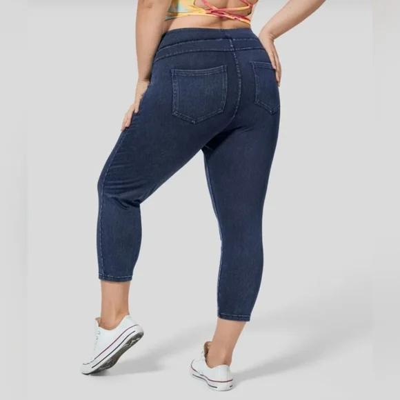 286. NWT - HALARA Flex Denim Pull-On Ankle Capri Jeans - Picture 2 of 9